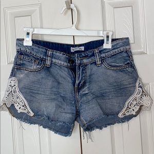 Denim shorts, light wash